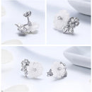 Boucle d'oreille fleur nacre