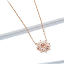 Collier fleur blanche