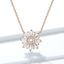 Collier fleur blanche