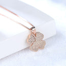 Collier trèfle rose