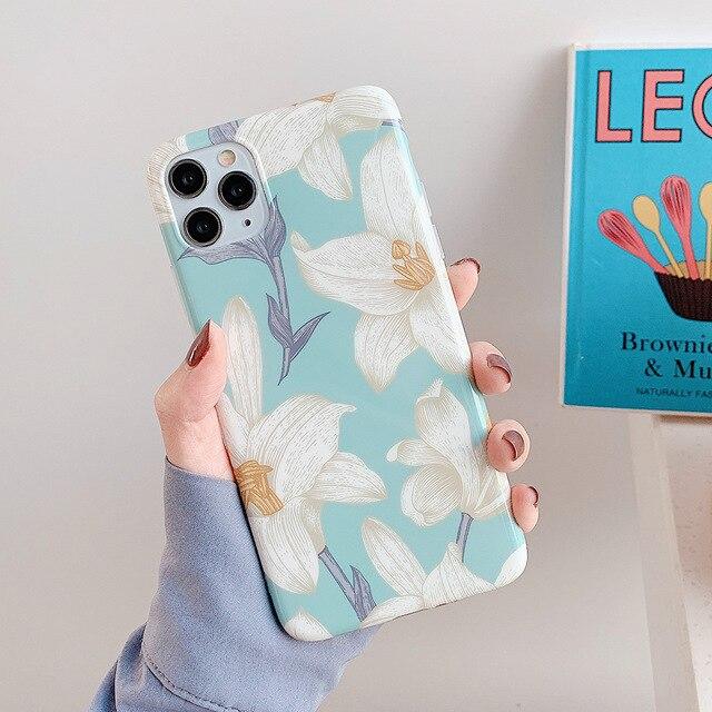 coque iPhone fleurs blanches
