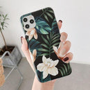 Coque iPhone fleurs en relief