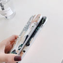 Coque iPhone fleurs en relief